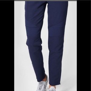 🔹Figs Navy Kanye Moto Scrub Pants Limited Edition